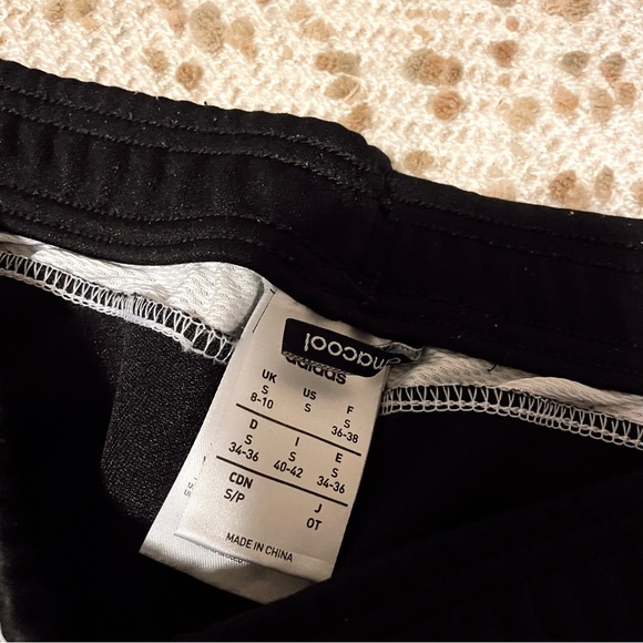 Adidas joggers - Picture 3 of 7